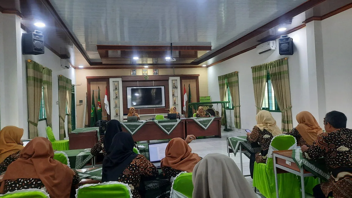Rapat Perdana Pasca Idulfitri, Guru dan Pegawai MTsN 2 Sleman Bahas Agenda Kegiatan Madrasah
