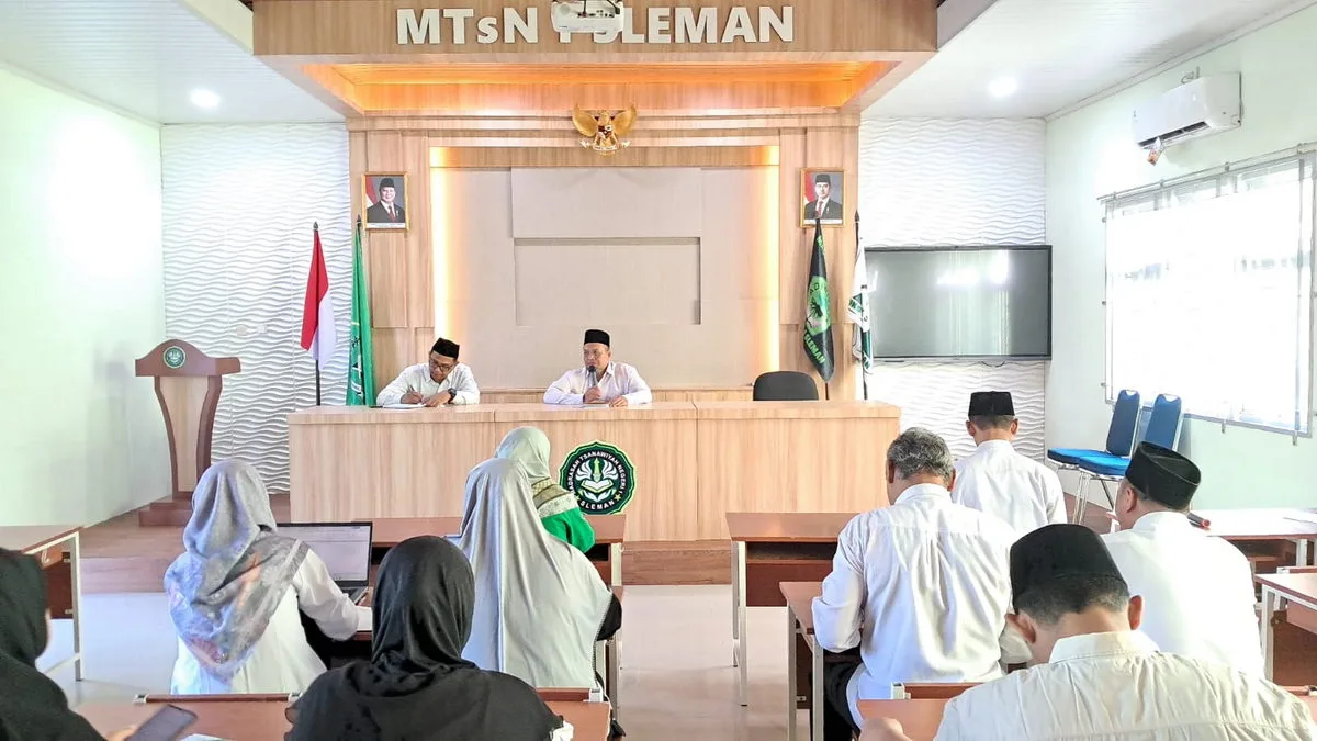Sutarjo Pimpin Rapat Pra KBM: MTsN 1 Sleman Siapkan Langkah Nyata Pasca Libur Lebaran