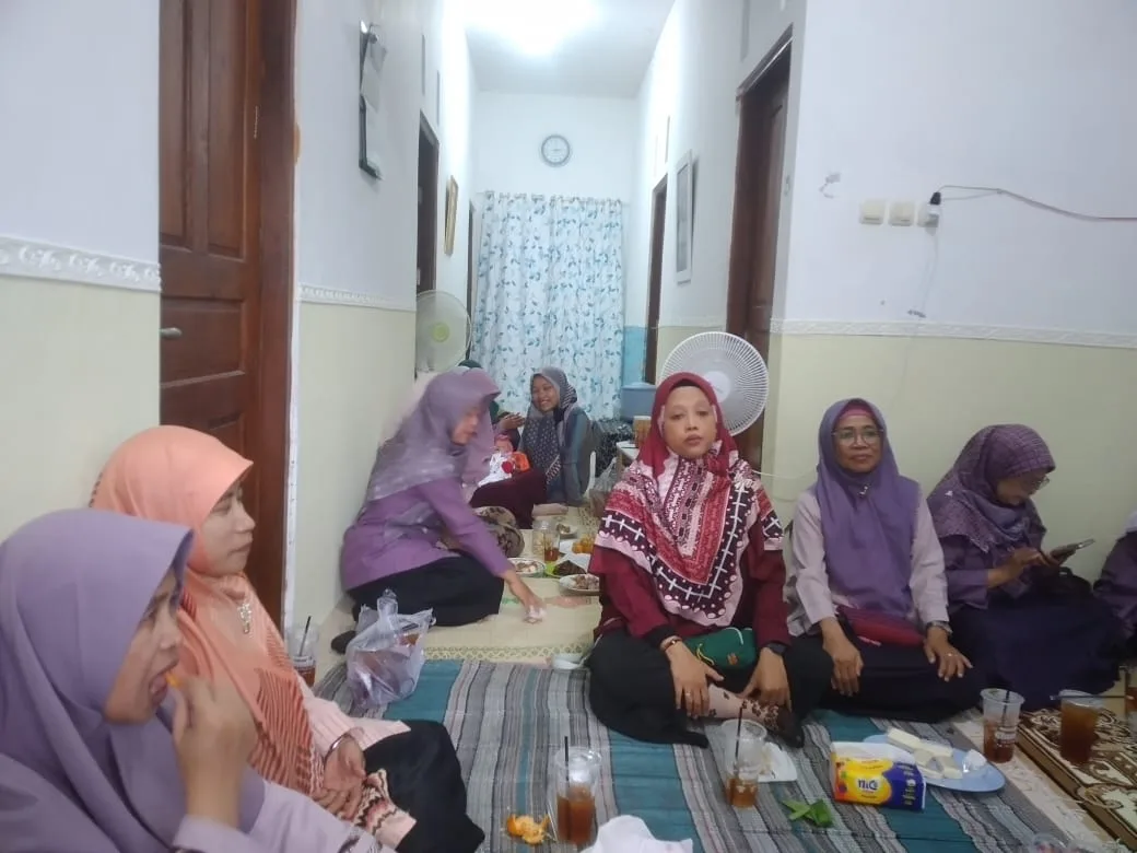 Syukuran Kelahiran Anak Kedua, MTsN 8 Sleman Kunjungi Rumah Daniel Arief Budiman, S.Hum.