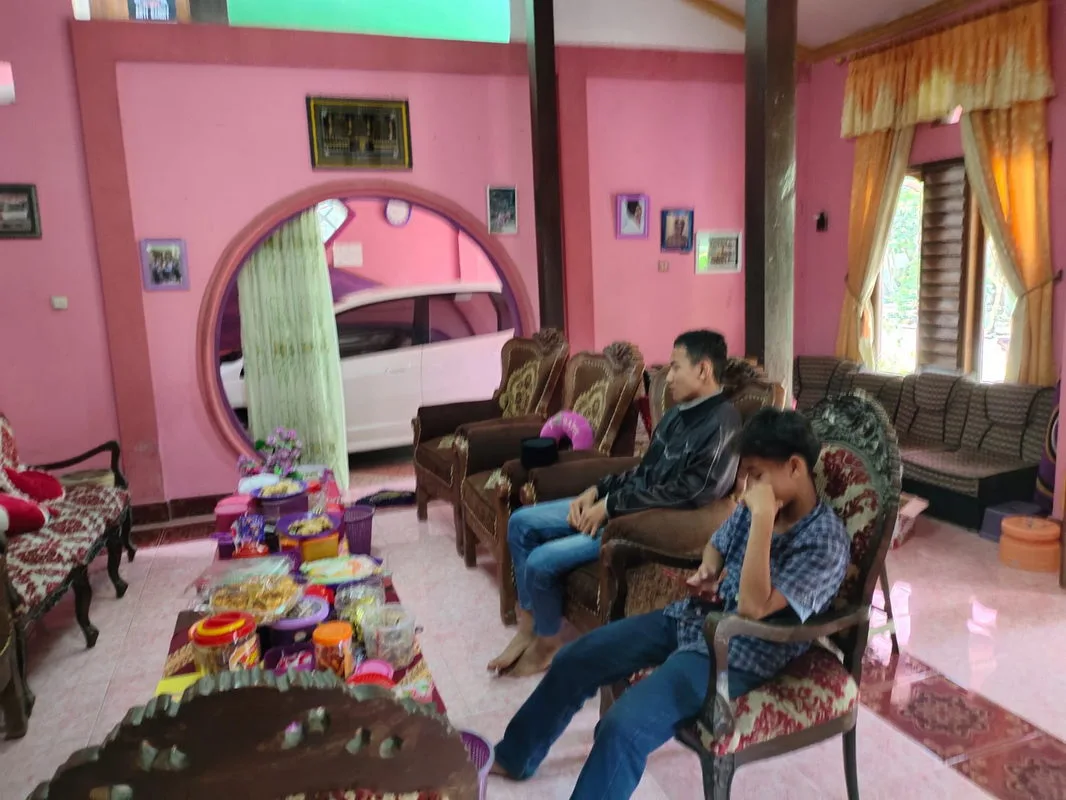 Idulfitri Membawa Siswa Kunjungi Guru Sambung Silaturahmi