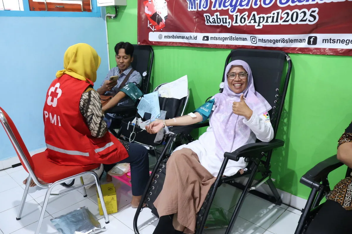 Guru dan Pegawai MTsN 8 Sleman Antusias Ikuti Donor Darah Peringatan HAB ke-47