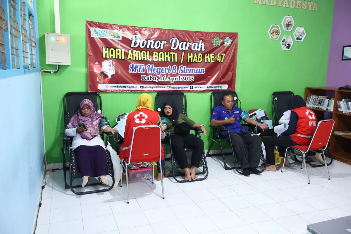 Orang Tua dan Wali Siswa MTsN 8 Sleman Aktif Ikuti Donor Darah HAB ke-47