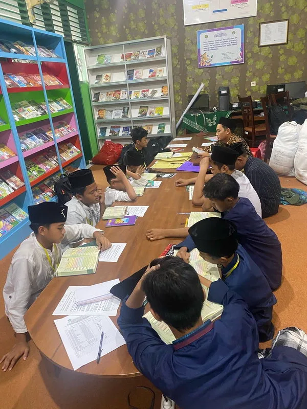 Siswa MTs Negeri 3 Sleman Tadarus Bersama pada Kegiatan Sanlat