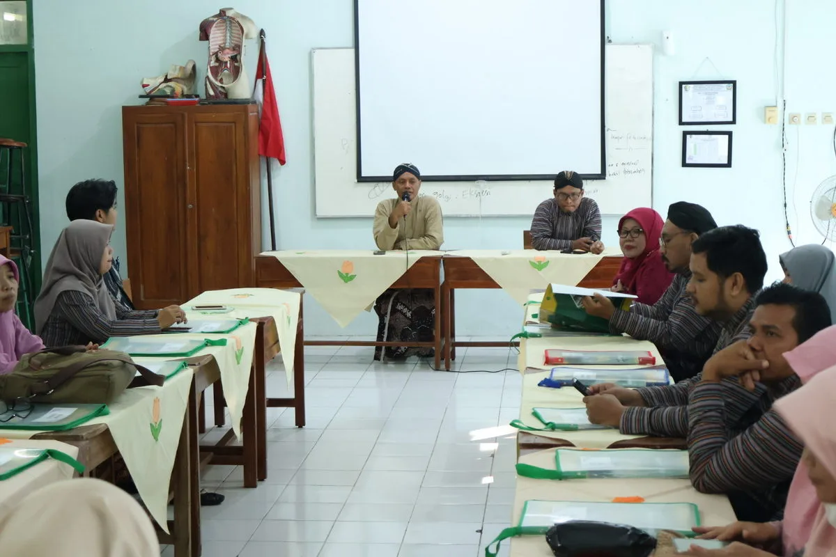 Briefing Panitia Awali Ujian Madrasah dan Asesmen Tengah Semester MTsN 8 Sleman