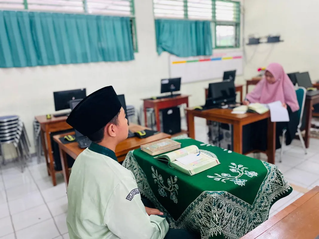 Antusias, Calon Murid Ikuti Seleksi Jalur Tahfiz MTsN 10 Sleman