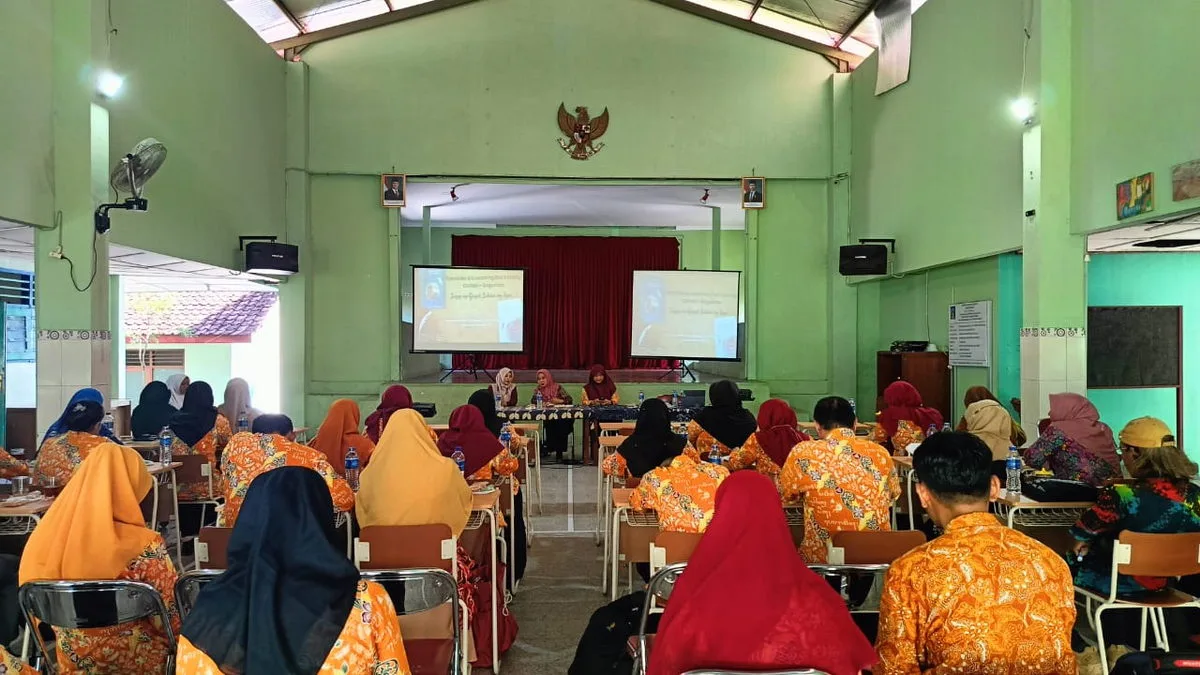 Guru Bahasa Jawa MTsN 9 Sleman Hadiri Pertemuan Komunitas Belajar di SMP Negeri 2 Sleman