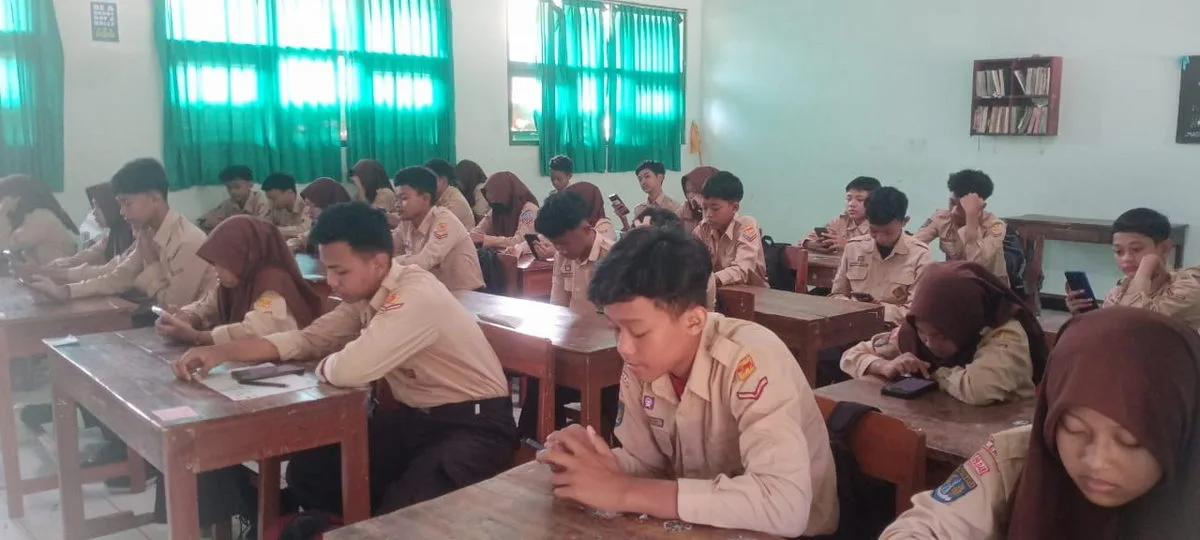 Hari Terakhir PTS, Siswa Kelas 7 dan 8 MTsN 8 Sleman Tetap Semangat