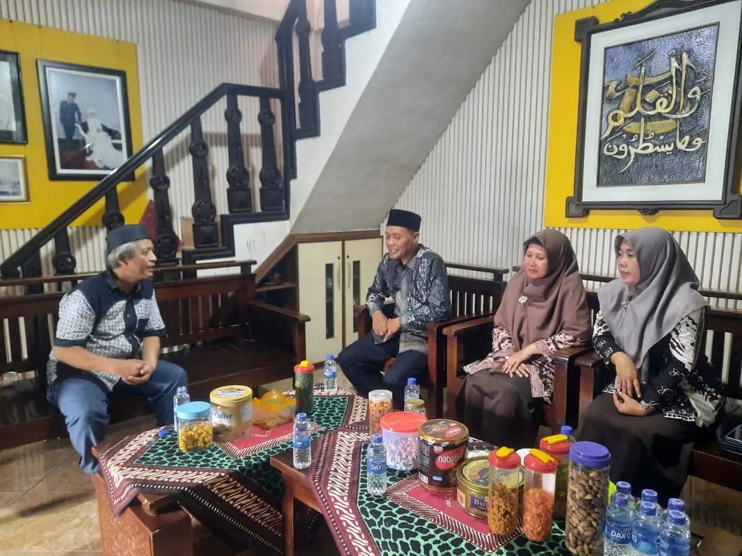 Kepala MTsN 8 Sleman Kunjungi Guru Purna, Minta Izin Gunakan Mars Ciptaannya