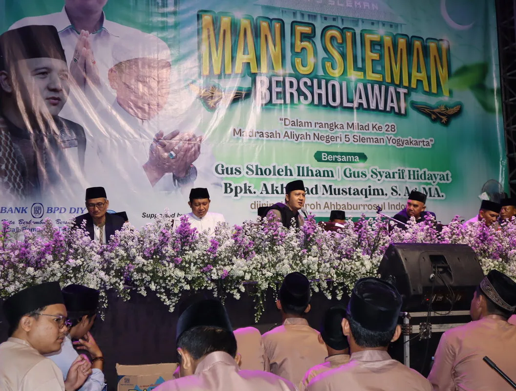 MAN 5 Sleman Bersholawat, Hadirkan Gus Syarif Hidayat dan Gus Sholeh Ilham