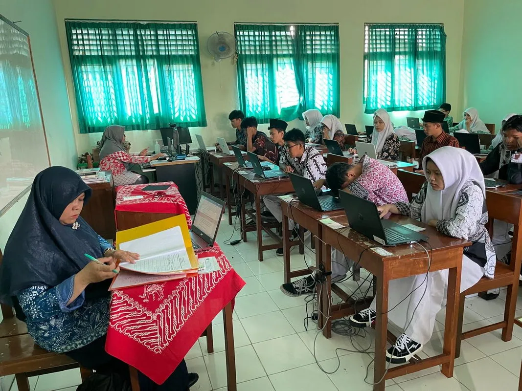 Ujian Madrasah di MTsN 4 Sleman Berjalan Lancar