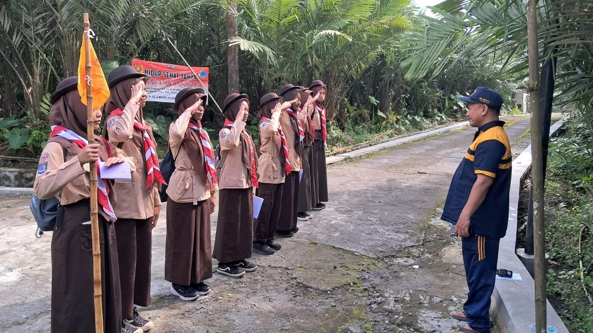 Jelajah Alam Uji Ketangguhan dan Kekompakan Penggalang MTsN 1 Sleman