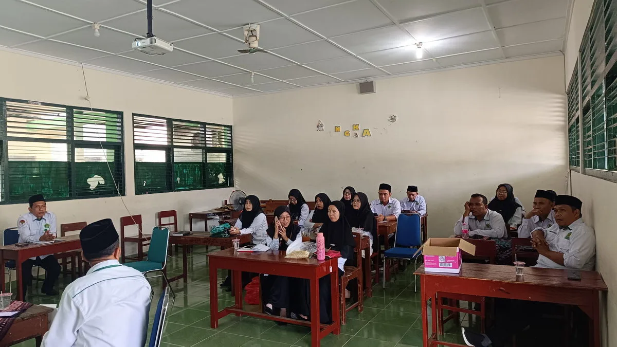 Jelang Pengumuman, Panitia Gelar Rapat Penentuan Hasil Seleksi PPDB Jalur Prestasi MTsN 3 Sleman