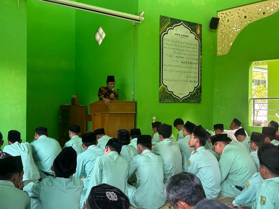 Orang Tua dan Siswa Kelas IX MTsN 2 Sleman Ikuti Mujahadah Jelang ASPD