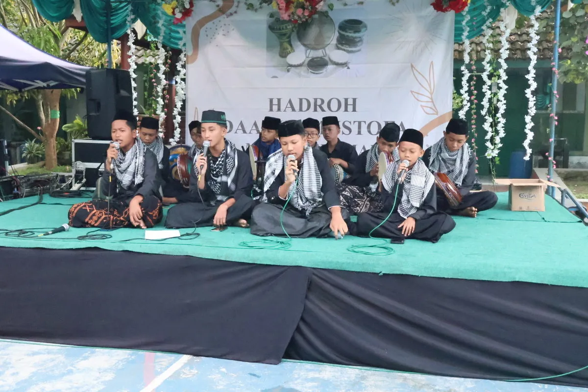 Penampilan Memukau Hadroh Darul Mustofa MTsN 8 Sleman di Puncak HAB ke-47