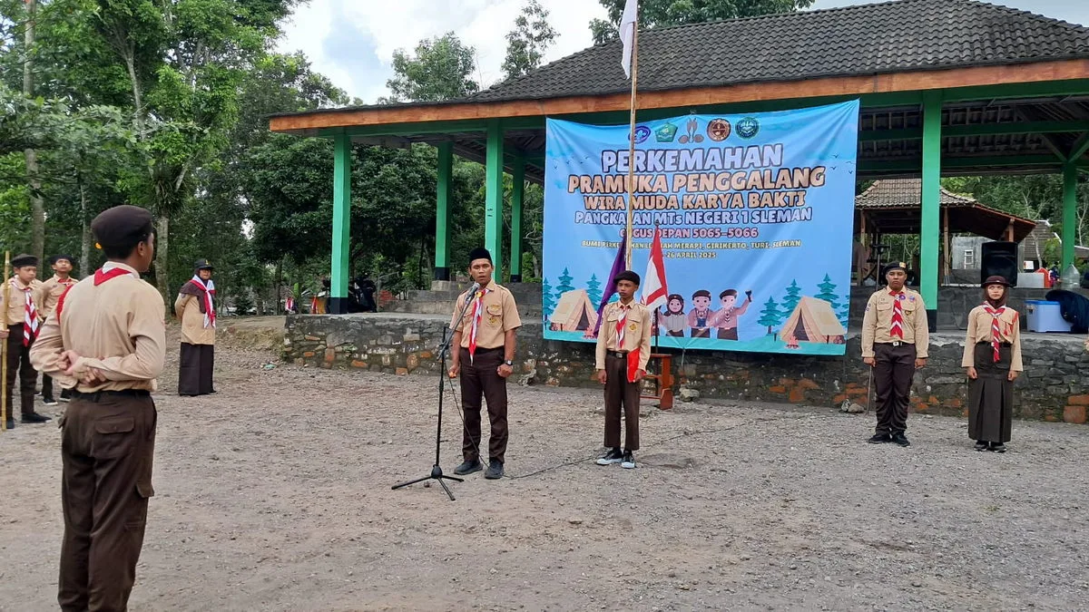 Perkemahan Penggalang MTsN 1 Sleman: Bangun Kemandirian dan Kebersamaan di Lembah Merapi