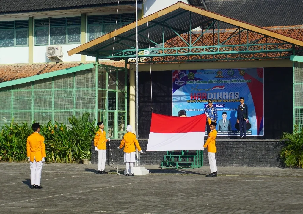 Upacara HARDIKNAS di MAN 3 Sleman: Momentum Menumbuhkan Rasa Patriotisme