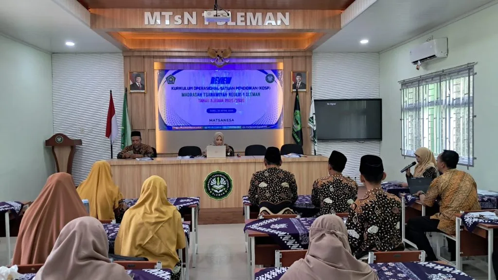 MTsN 1 Sleman Tinjau Kurikulum Guna Perkuat Pendidikan Bermutu dan Relevan