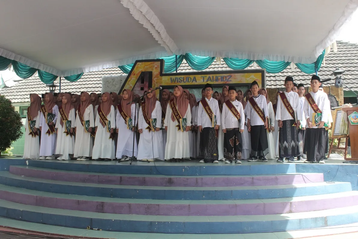MTsN 8 Sleman Wisuda 55 Siswa Tahfidz dalam Puncak HAB ke-47
