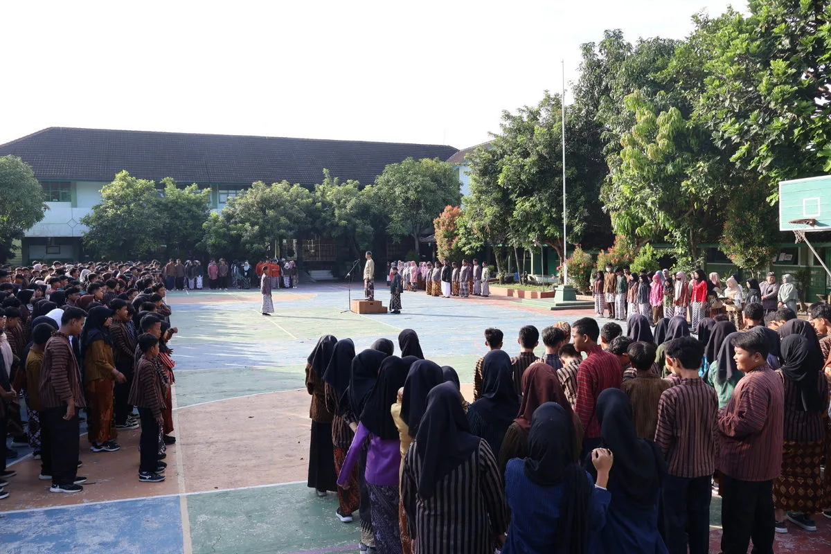 Peringati Hari Pendidikan Nasional, MTsN 8 Sleman Gelar Upacara Bendera