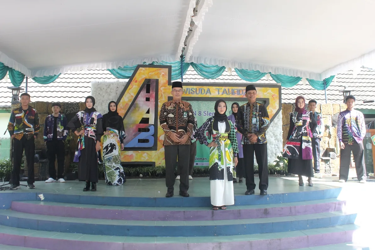 Pesona Batik Ciprat Siswa MTsN 8 Sleman Pukau Hadirin di Puncak HAB ke-47