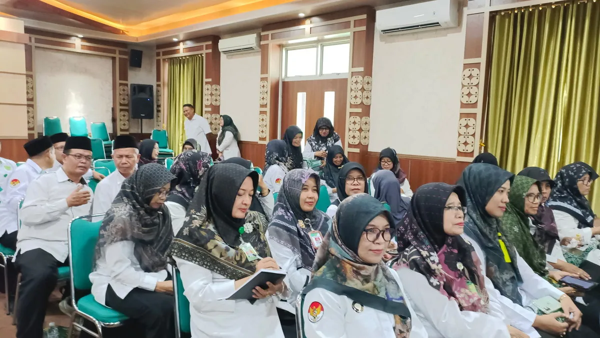 Kepala MTsN 2 Sleman Ikuti Pembinaan dan Penandatanganan Kontrak Prestasi