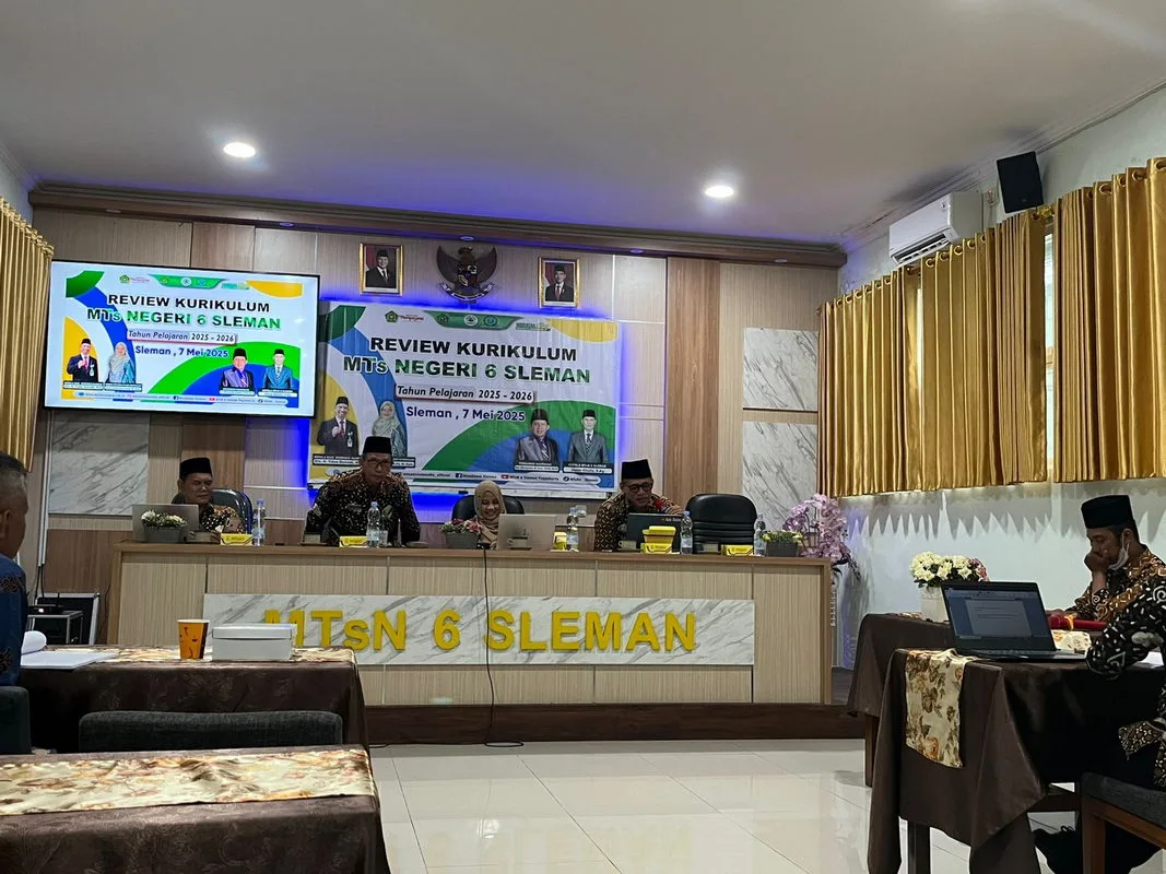 MTsN 6 Sleman Gelar Reviu Kurikulum Madrasah