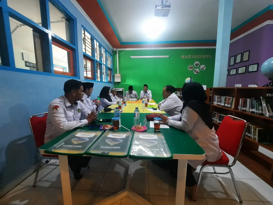 MTsN 8 Sleman Gelar Briefing Persiapan ASPD di Perpustakaan Madyadesta