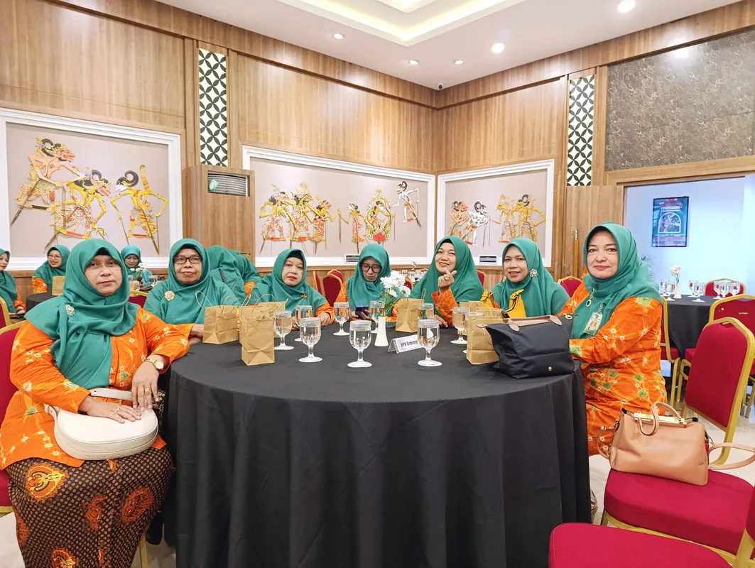Ketua Dharma Wanita MTsN 8 Sleman Hadiri Pertemuan Rutin DWP Kanwil Kemenag DIY