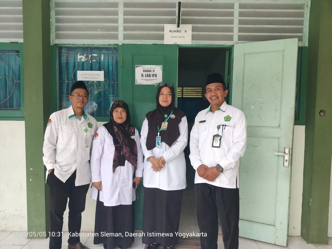 Monitoring ASPD DIY di MTsN 9 Sleman Berjalan Lancar dan Tertib