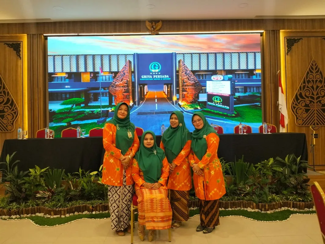 Kepala MTsN 9 Sleman dan Dua Guru Hadiri Pertemuan Caturwulan DWP DIY di Hotel Griya Persada Kaliurang