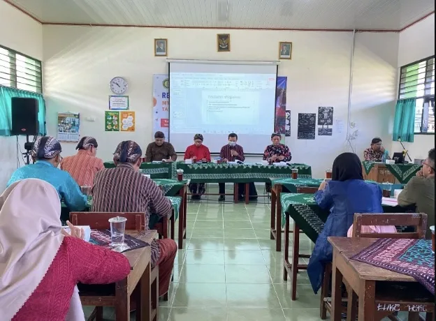 Pengawas Pembina Mengapresiasi Review Kurikulum MTsN 3 Sleman