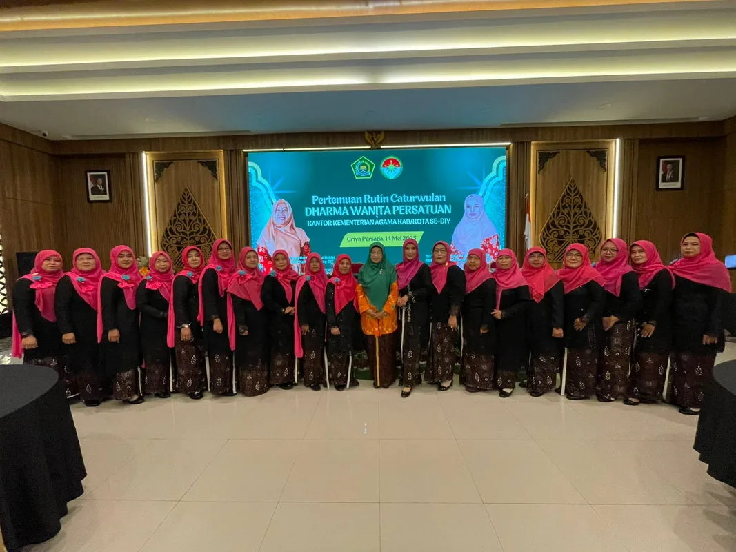 Paduan Suara MTsN 4 Sleman Semarakkan Pertemuan Catur Wulan DWP Kemenag se-DIY