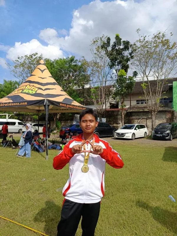 Siswa MTsN 9 Sleman Raih Medali Emas dalam Cabor Panahan Beregu POPDA DIY