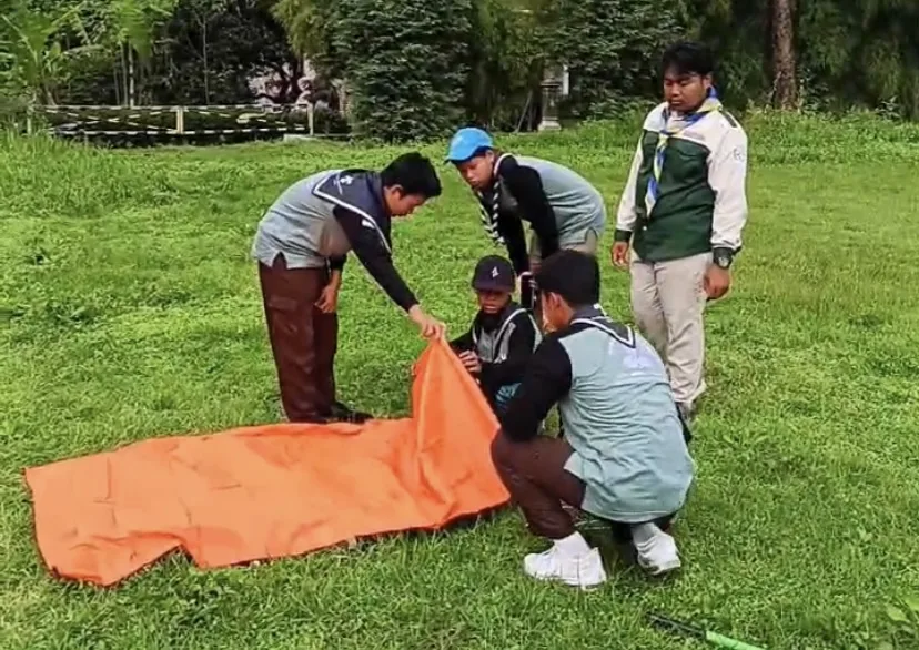 Bangun Kemandirian, MTsN 3 Sleman Adakan Latihan Pendirian Bivak