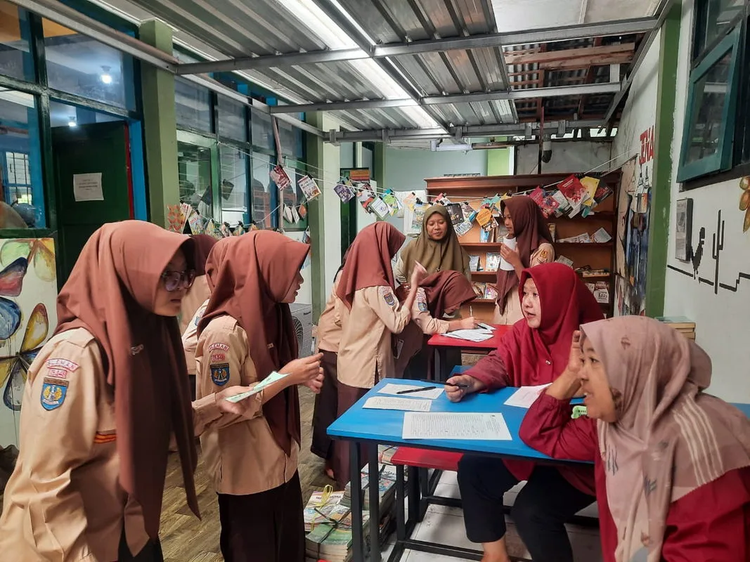 Jelang Kelulusan, Siswa Kelas 9 MTsN 8 Sleman Kembalikan Buku ke Perpustakaan Madyadesta
