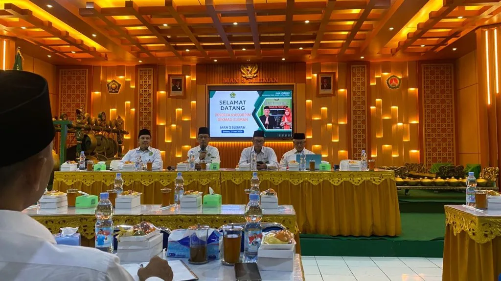 Menuju Zona Integritas, MTsN 8 Sleman Hadiri Rakor Pimpinan Madrasah Kemenag Sleman