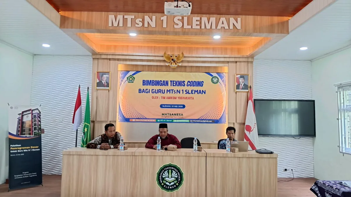 MTsN 1 Sleman Gelar Bimbingan Teknis Coding bagi Guru, Gandeng Tim AMIKOM Yogyakarta