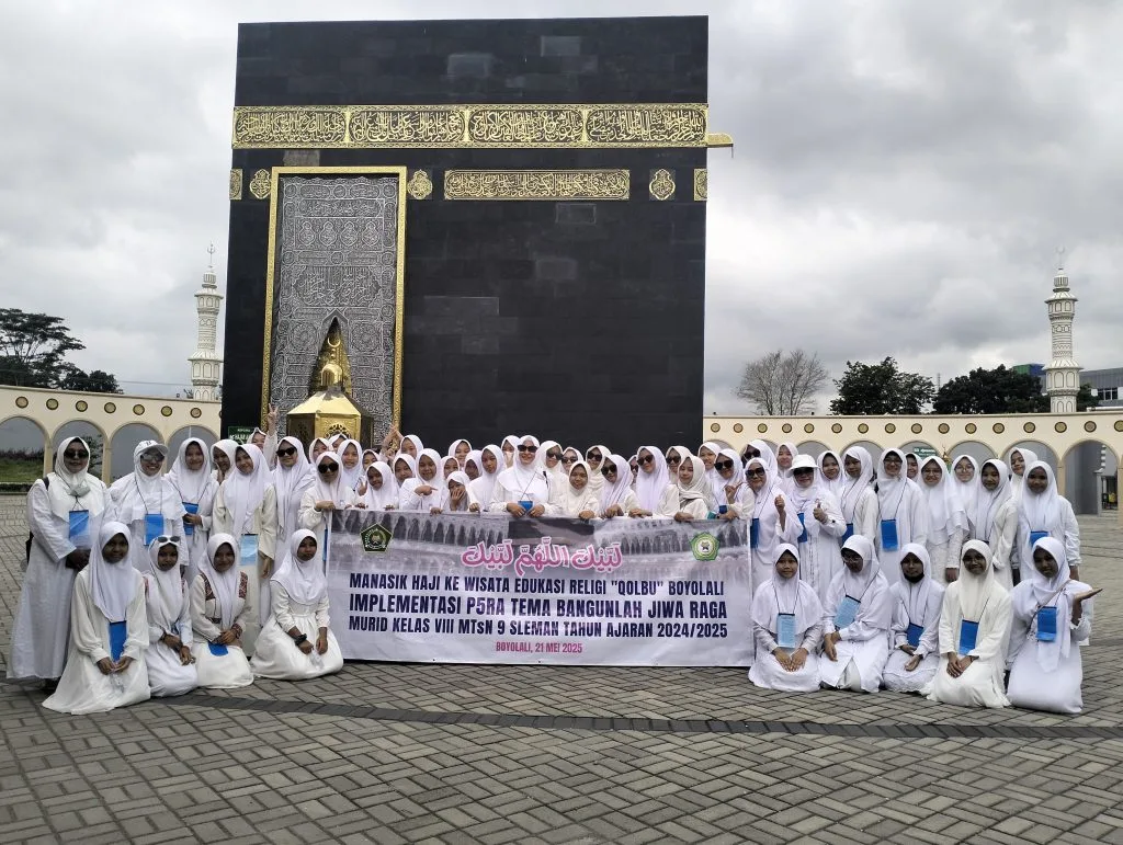 MTsN 9 Sleman Laksanakan Manasik Haji dan Umroh di Wisata Edukasi Religi “Qolbu” Boyolali sebagai Implementasi P5RA