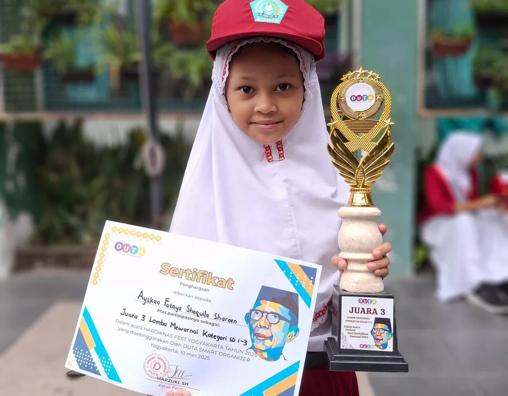 Siswa MIN 1 Sleman Raih Juara 3 Lomba Mewarnai Hardiknas Fest Yogyakarta 2025