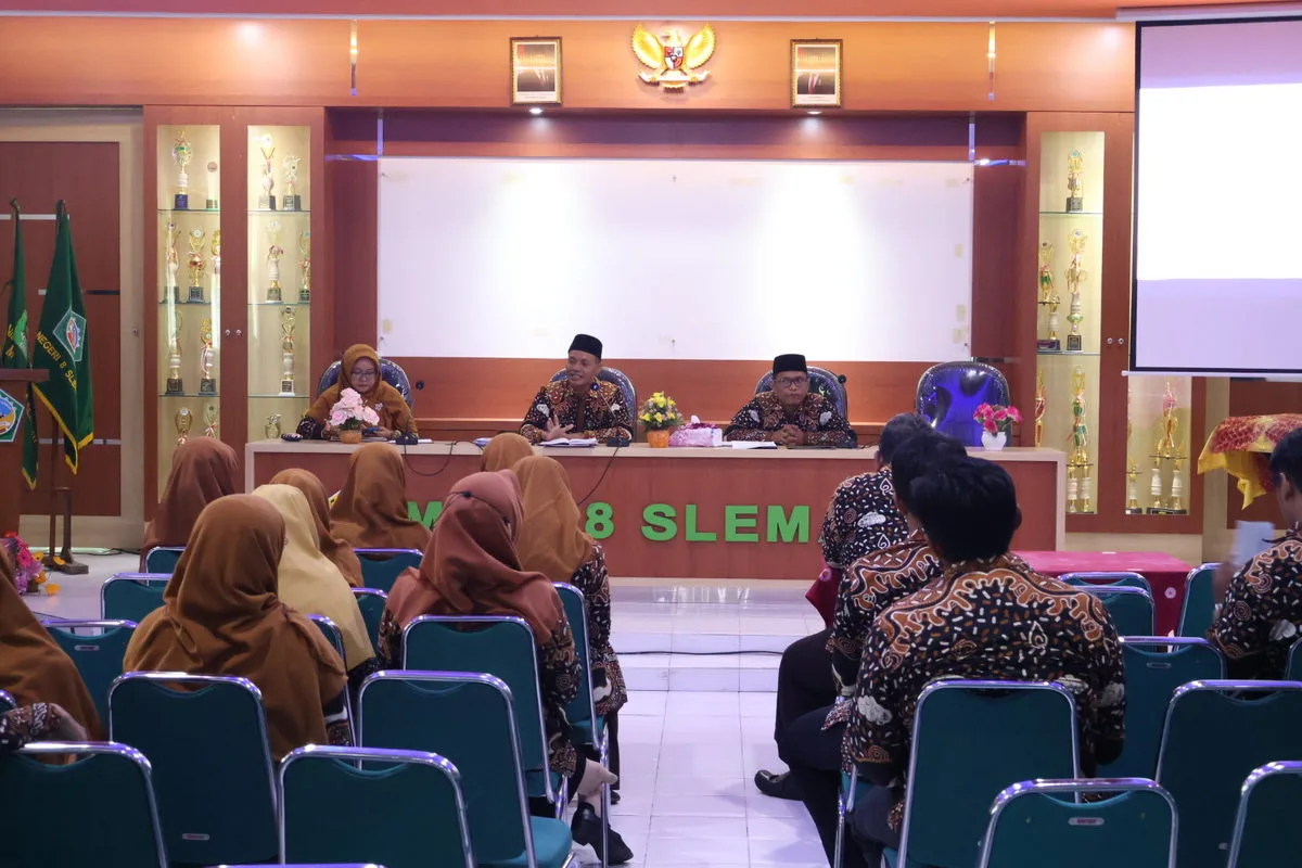 MTsN 8 Sleman Gelar Rapat Pleno Penentuan Kelulusan Kelas IX Tahun Pelajaran 2024/2025