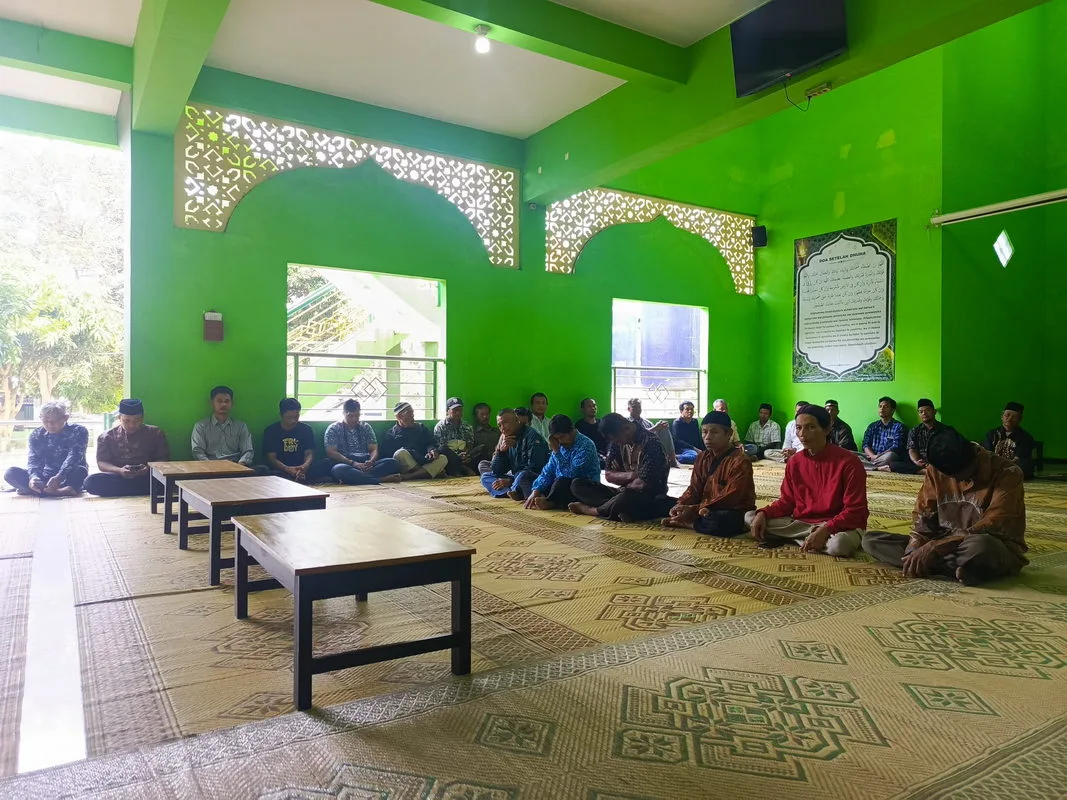 Orang Tua Siswa Hadiri Pengumuman Kelulusan Kelas IX MTsN 2 Sleman