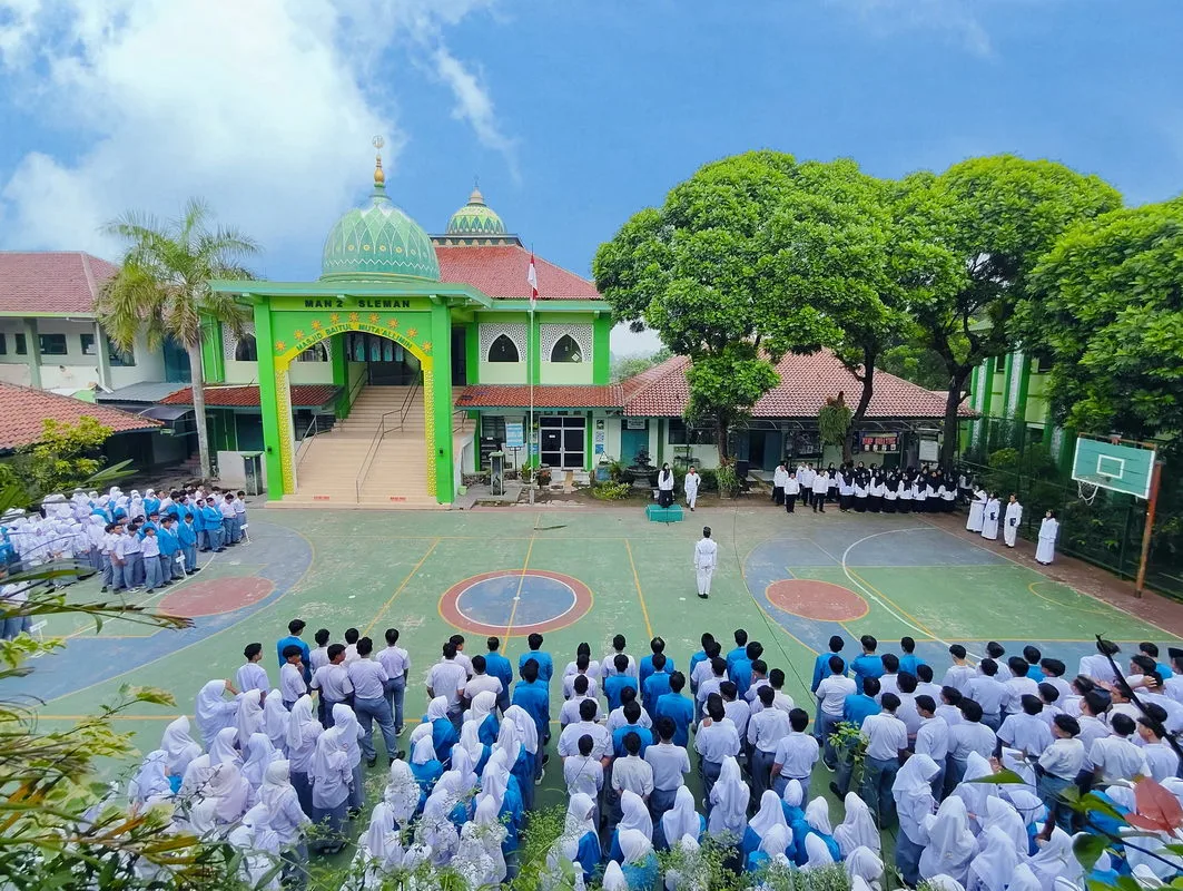 Upacara Hari Lahir Pancasila di MAN 2 Sleman: Meneguhkan Kembali Komitmen Nilai-Nilai Pancasila