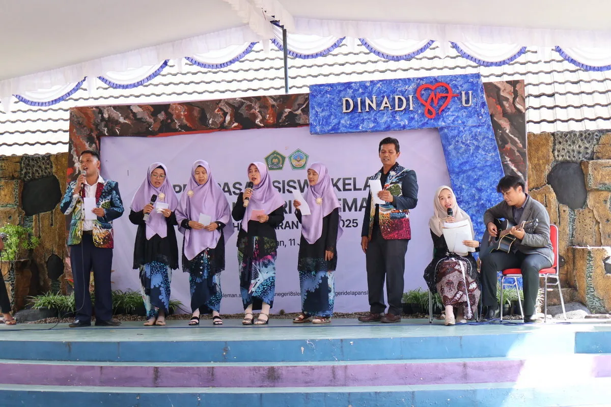 Bikin Haru: Persembahan Lagu dan Puisi dari Wali Kelas 9 MTsN 8 Sleman di Acara Pelepasan Siswa