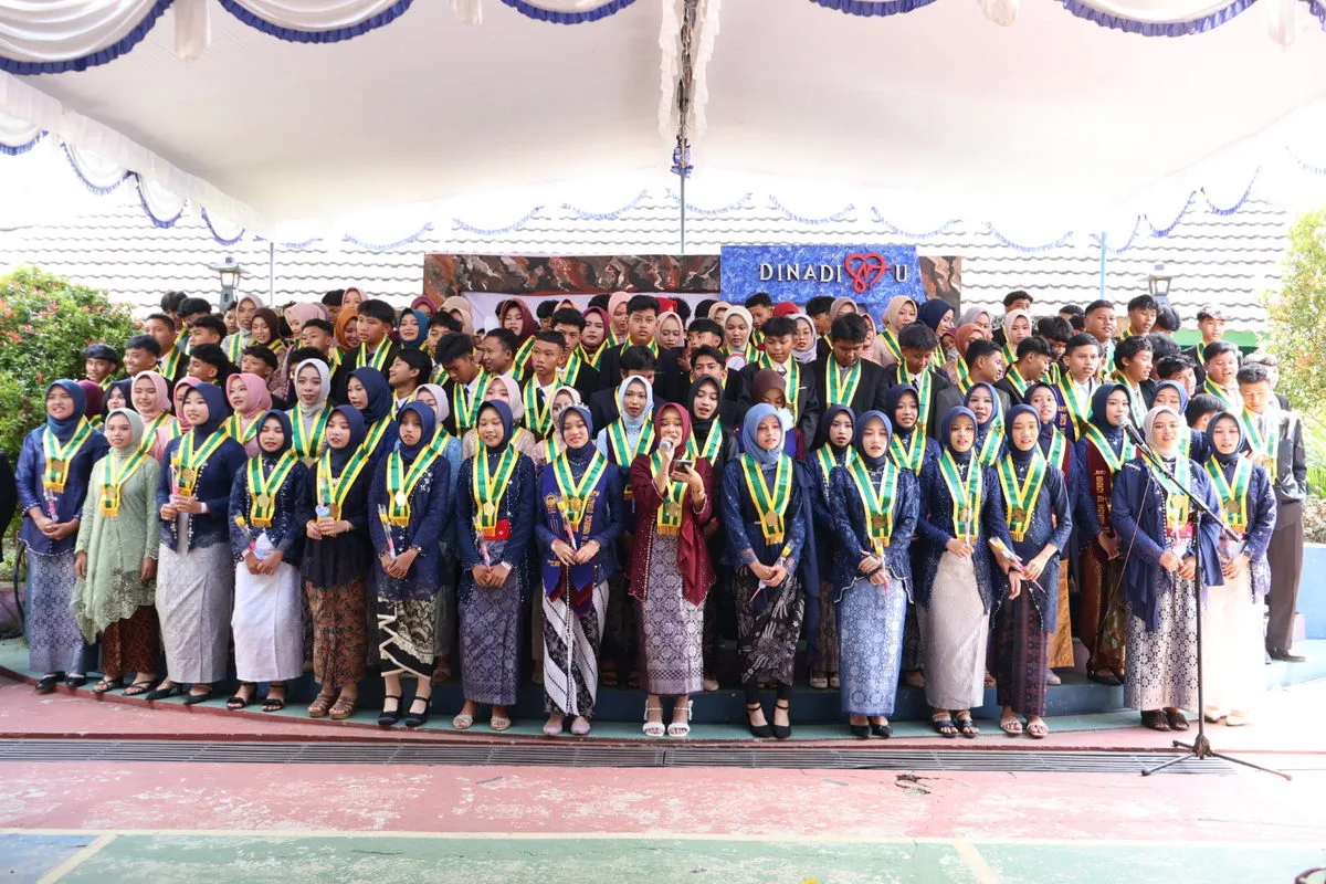 Persembahan Terakhir Siswa Kelas 9 MTsN 8 Sleman Penuh Haru dan Cinta