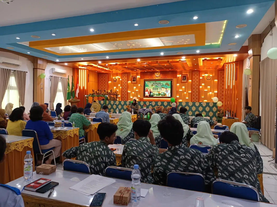 Beri Edukasi Seputar Story Telling, Ekstrakurikuler Mayoga Book Lovers MAN 3 Sleman Selenggarakan Pelatihan Menulis Dongeng