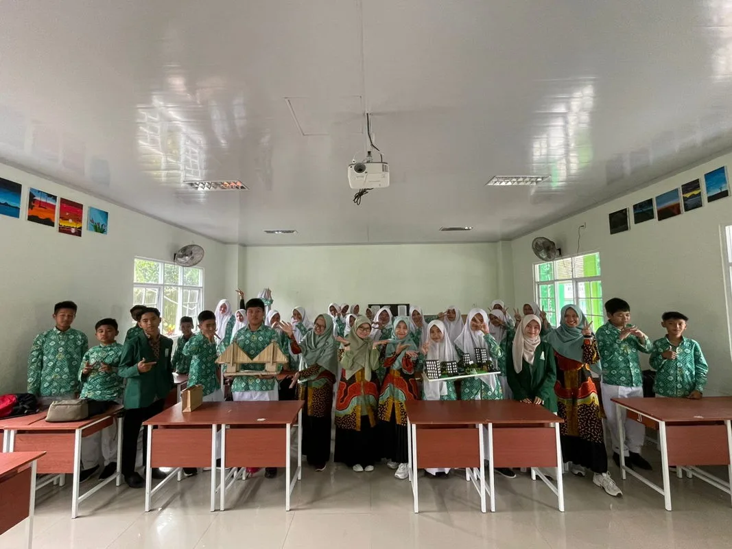 Pembelajaran IPA Lebih Menyenangkan, Prodi Pendidikan Fisika UIN Sunan Kalijaga Laksanakan PkM di MTsN 4 Sleman