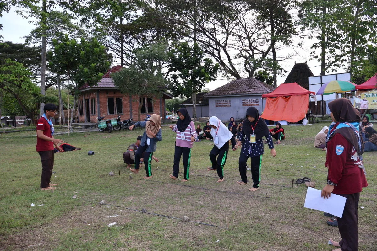 Permainan Tradisional Kopral, Wadah Belajar Nilai Budaya untuk Pramuka Penggalang MTsN 8 Sleman