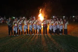 Api Unggun Sakral dan Megah Menyala di Banyunibo, Kemah Budaya MTsN 8 Sleman