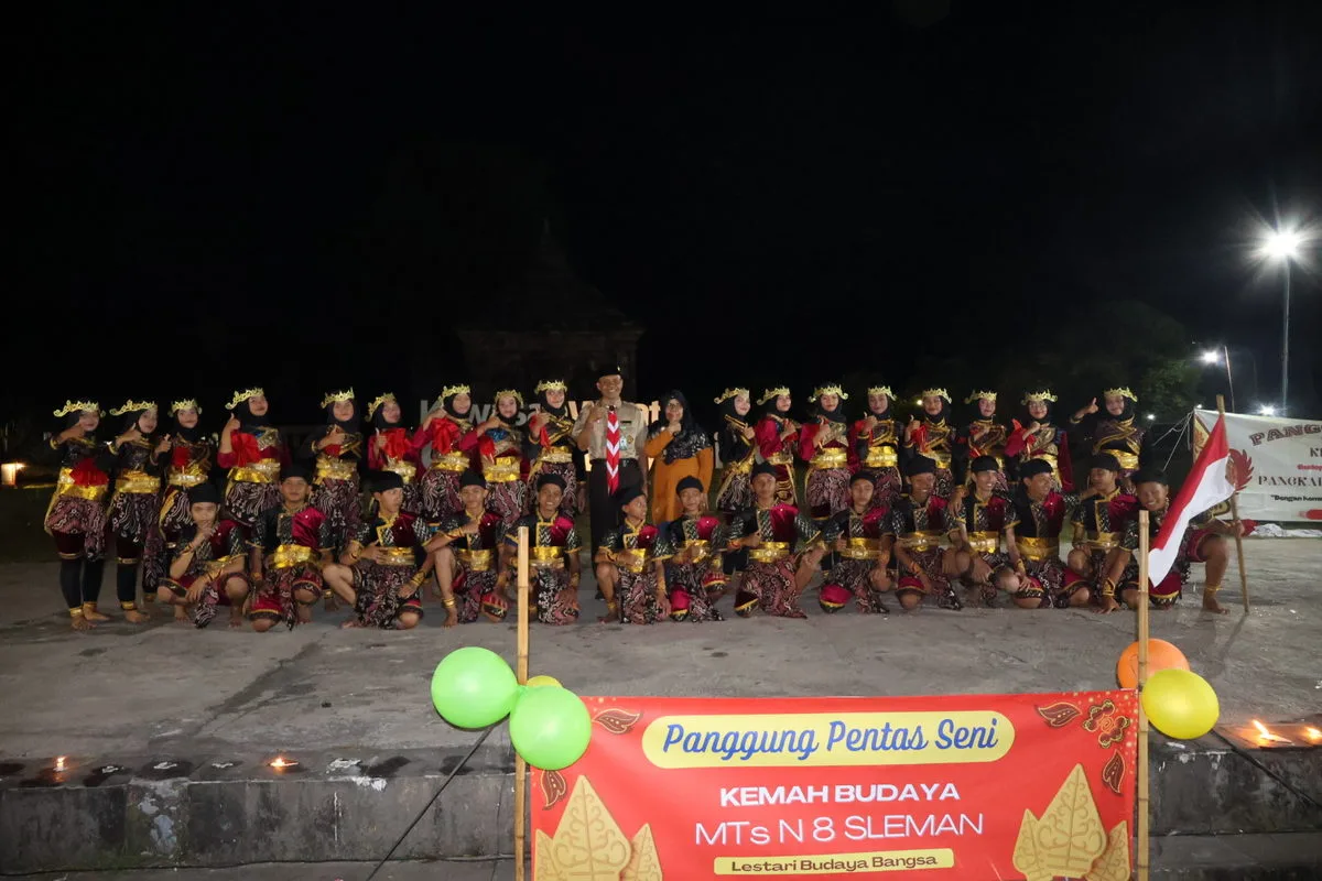 Meriah Pentas Seni Warnai Puncak Kegiatan Kemah Budaya MTsN 8 Sleman