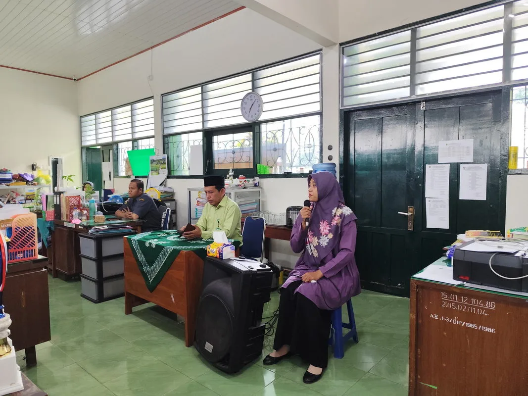 Resmi Bertugas di Satker Baru, Mrs Ika Pamit dari MTs Negeri 3 Sleman